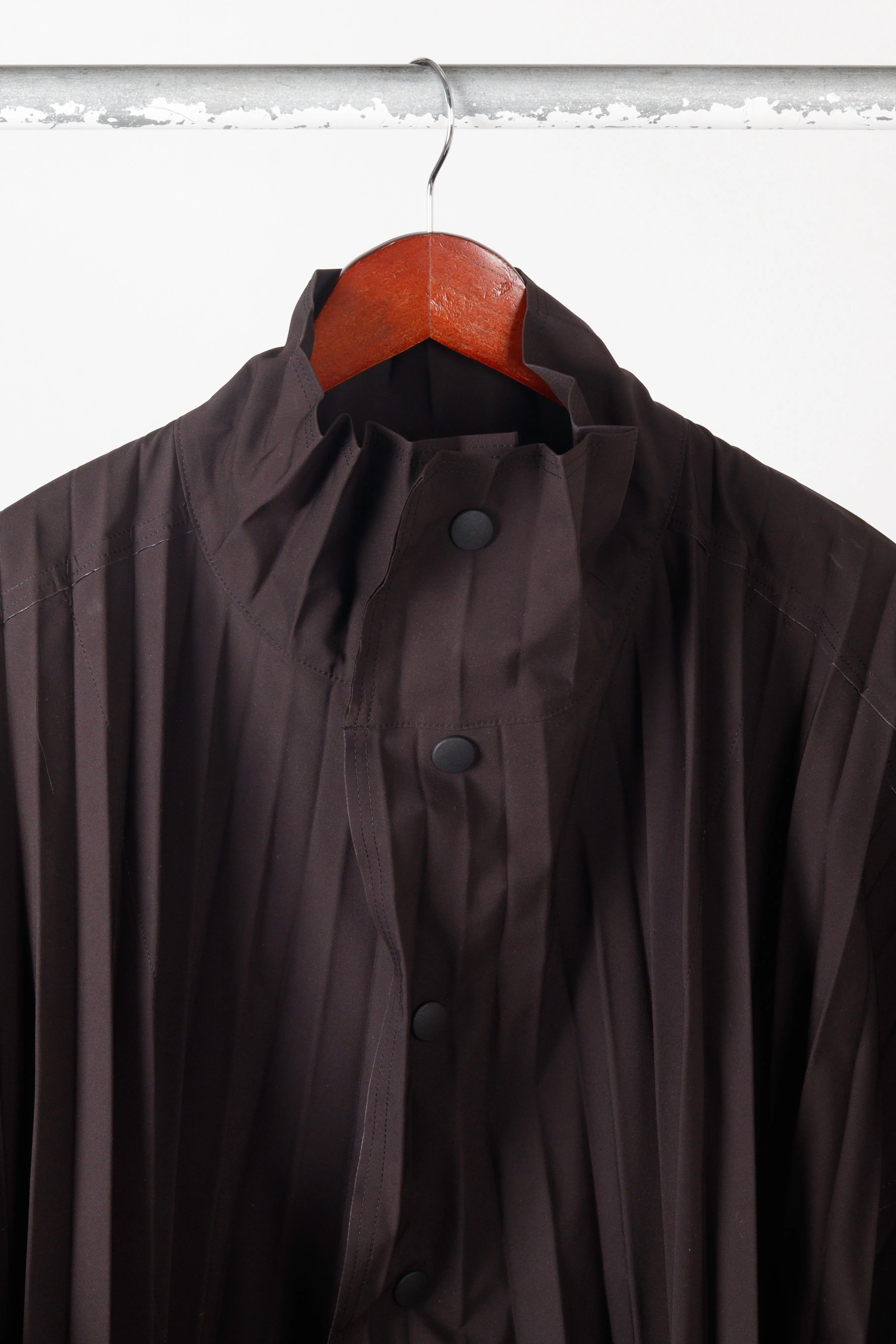 Issey Miyake Homme Pliss FW21 'Edge' Light Coat Black (2021)