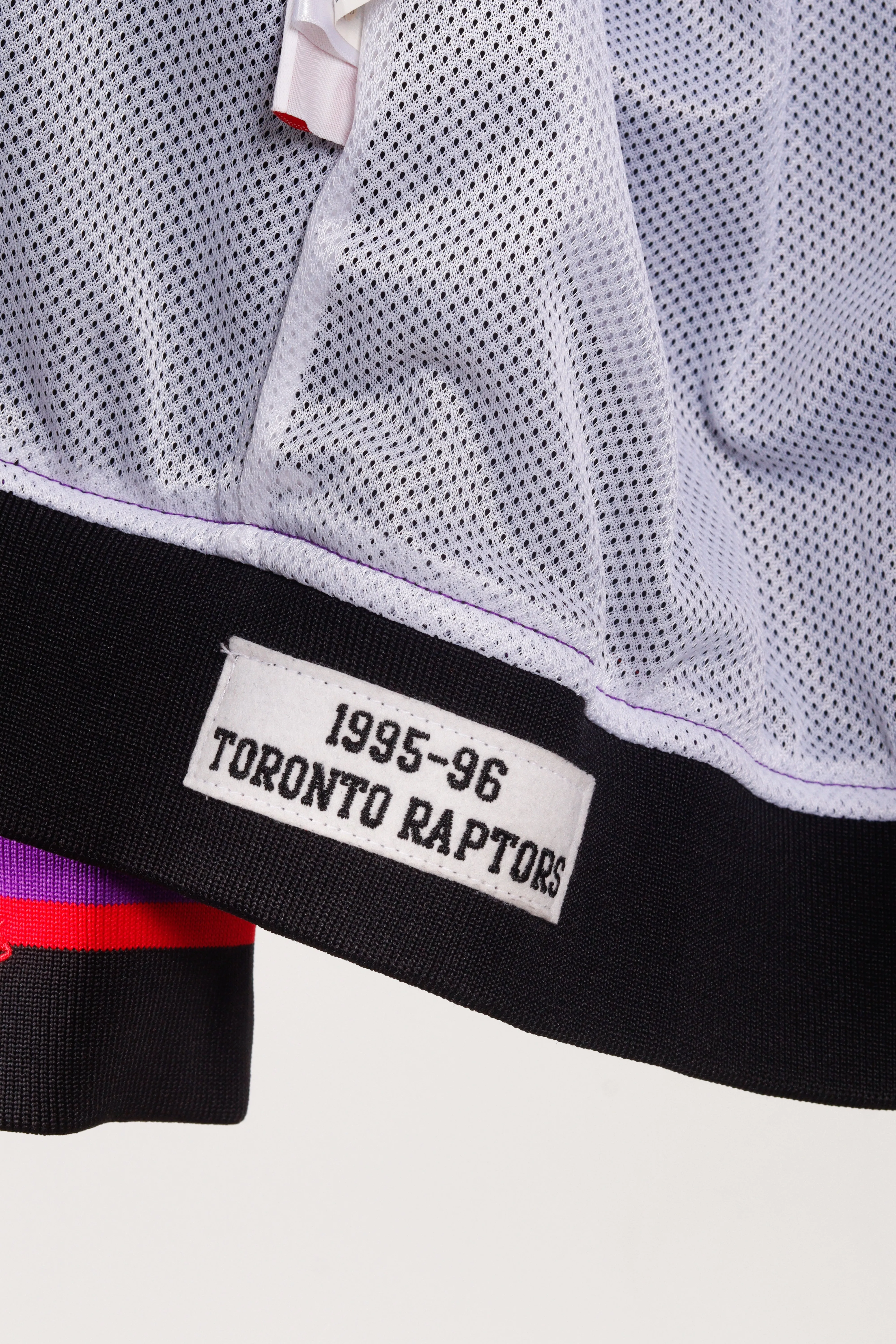 Mitchell & Ness '1995-1996 Toronto Raptors Away' Warm Up Jacket