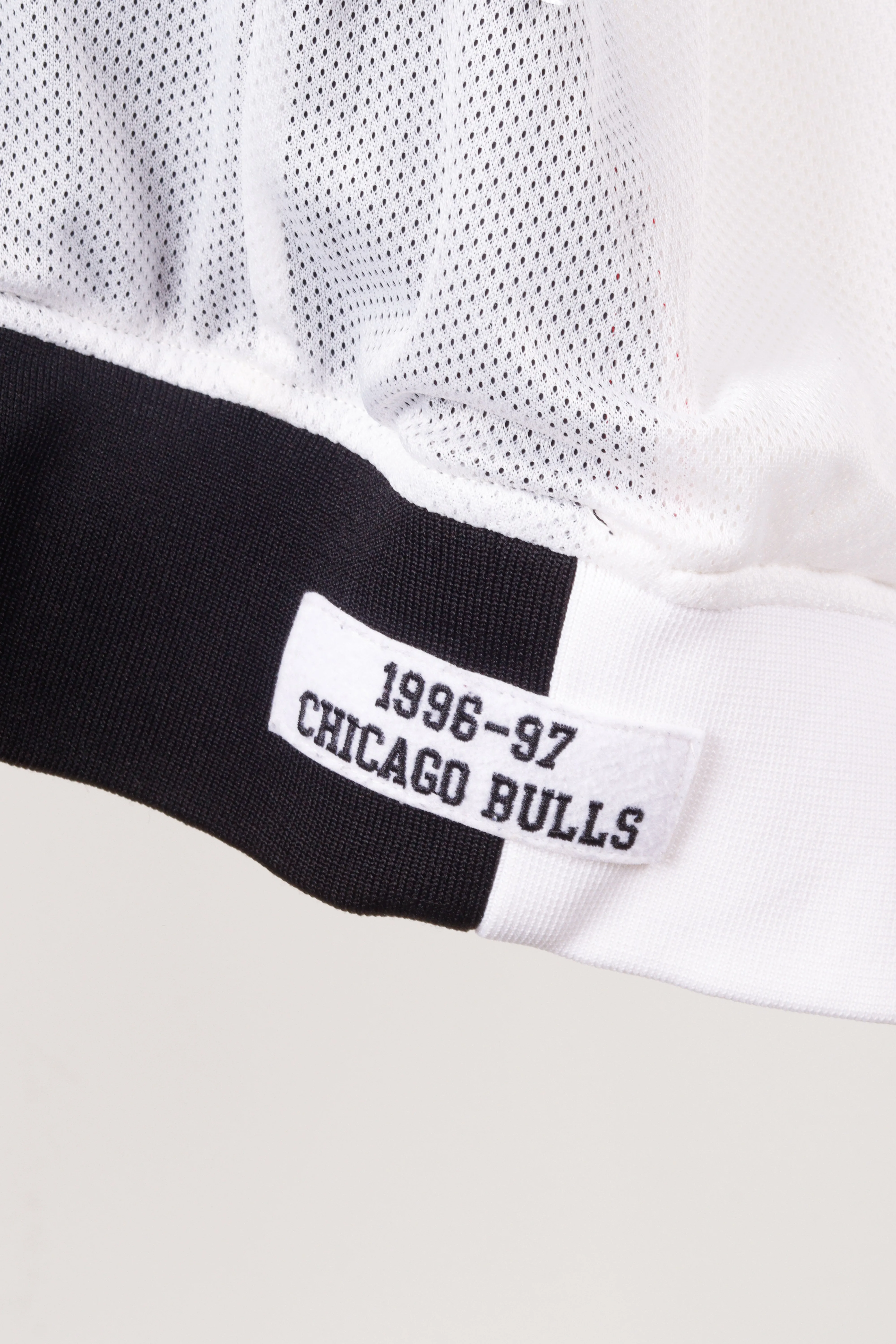 Mitchell & Ness '1996-97 Chicago Bulls Home' Warmup Jacket