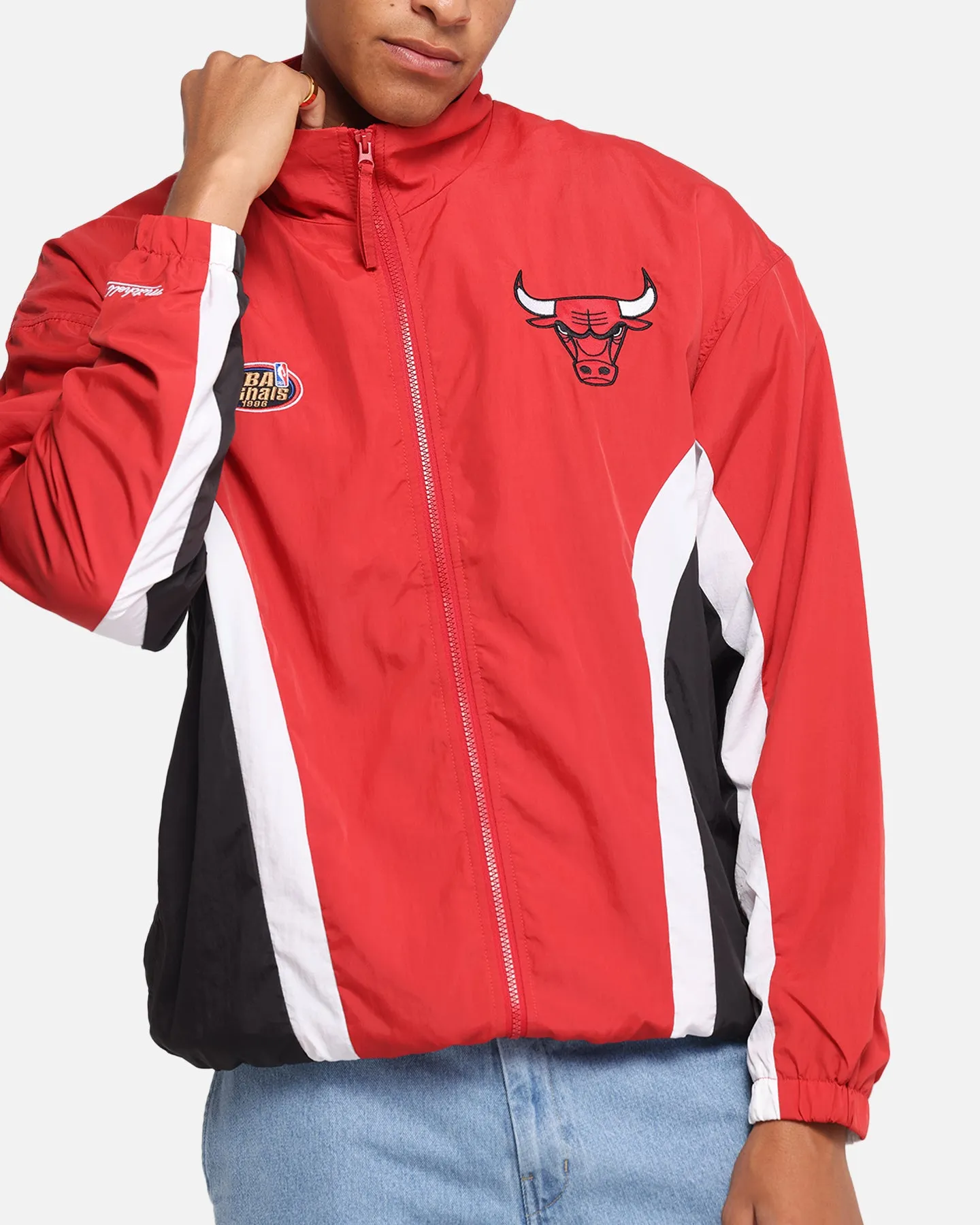 Mitchell & Ness Chicago Bulls Nylon Track Jacket Red/Black