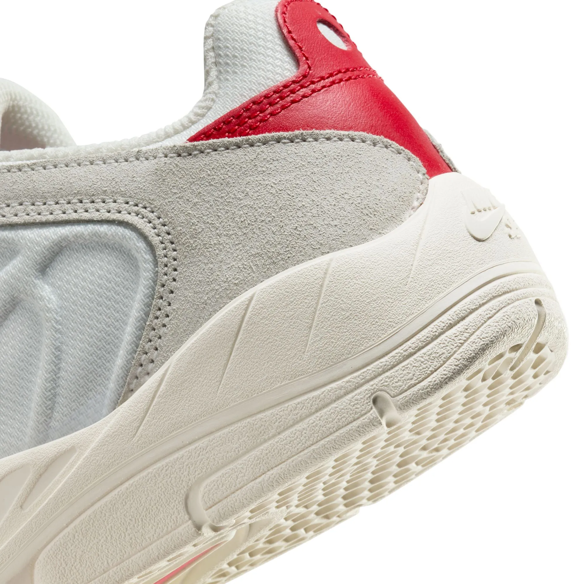 Nike SB Vertebrae Summit White / University Red / Phantom Sail Sale