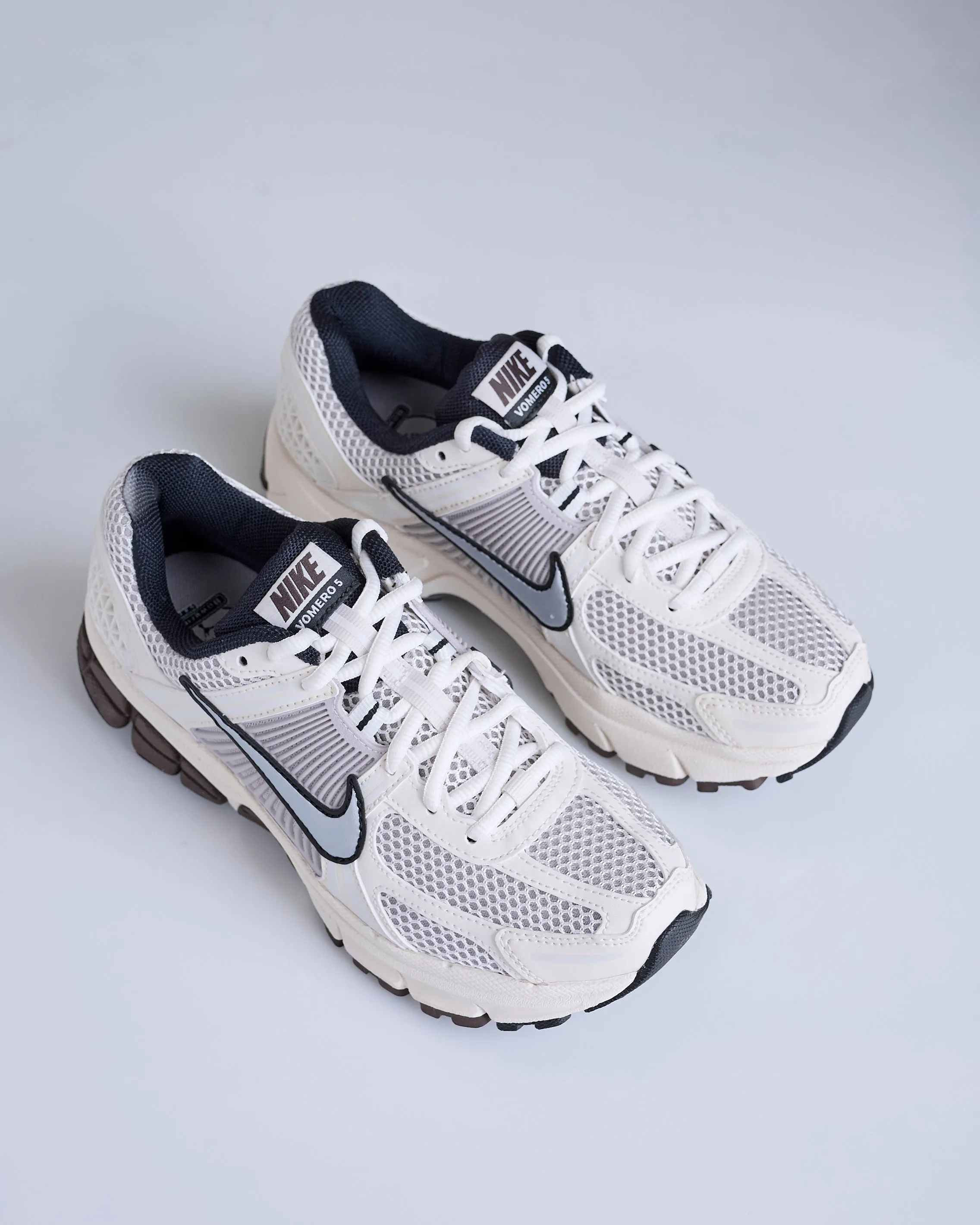 Nike Women's Zoom Vomero 5 Phantom Mtlc Platinum-Lt Iron Ore