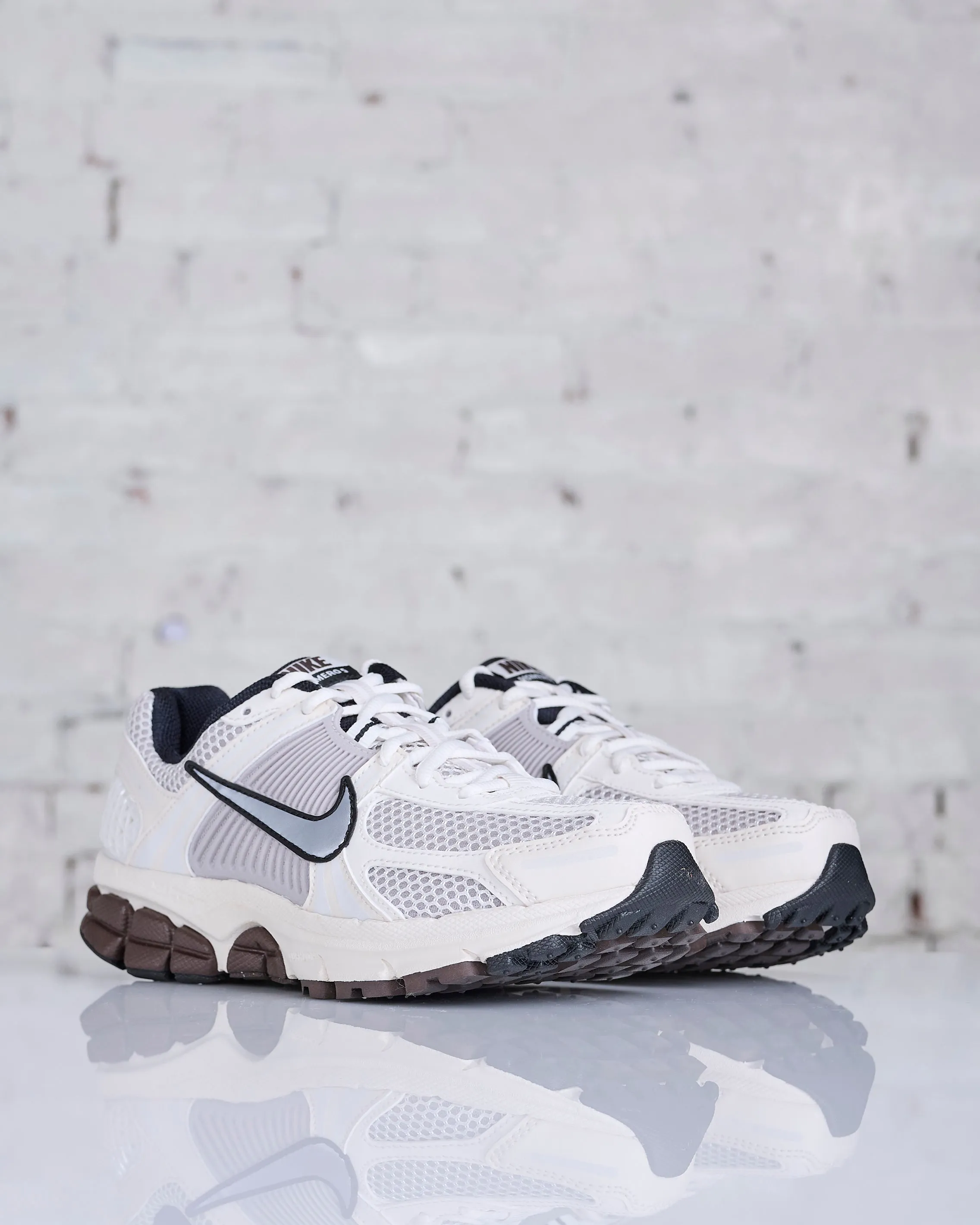 Nike Women's Zoom Vomero 5 Phantom Mtlc Platinum-Lt Iron Ore