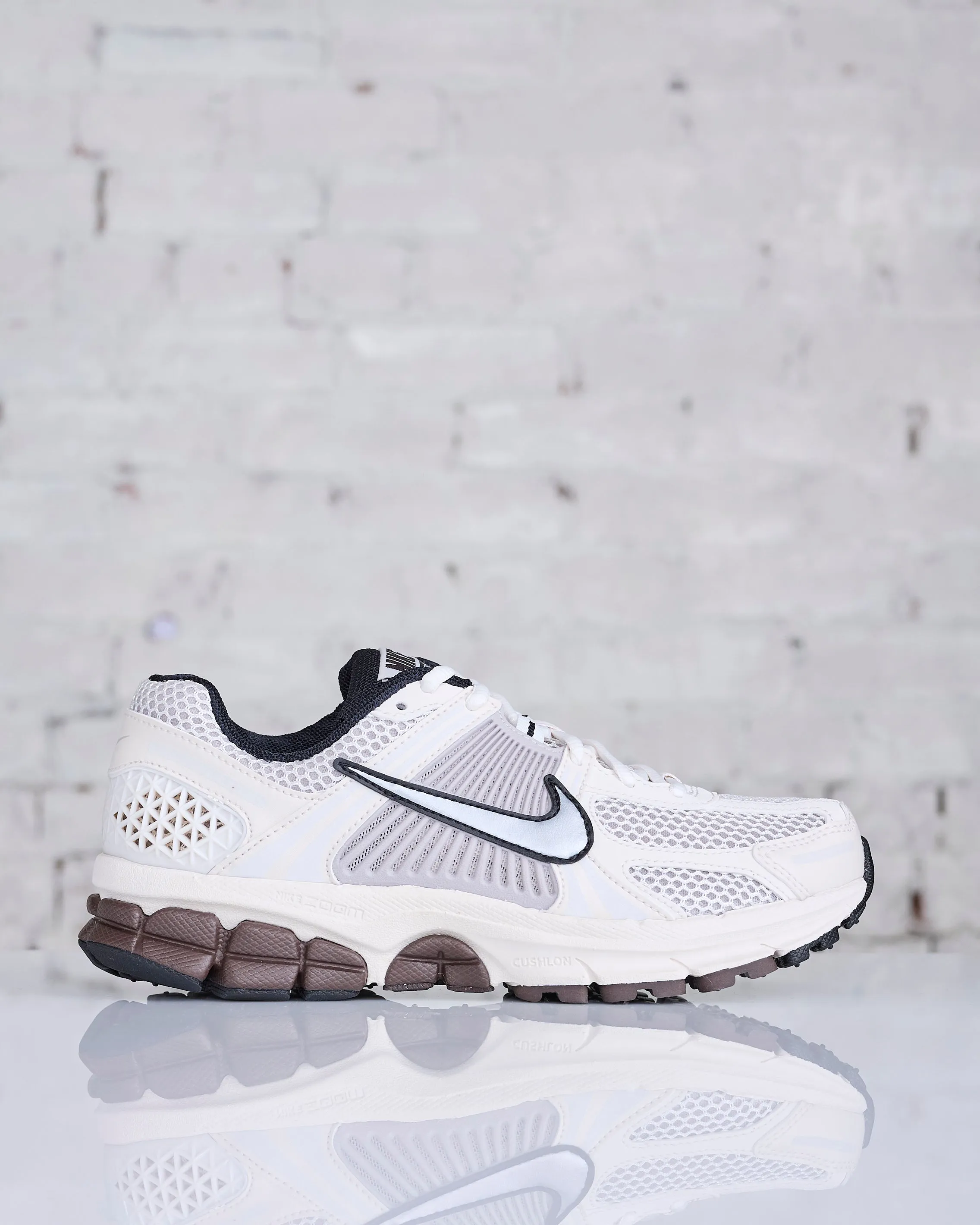 Nike Women's Zoom Vomero 5 Phantom Mtlc Platinum-Lt Iron Ore