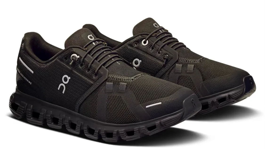 On Running Cloud 6 Black (Women's)
