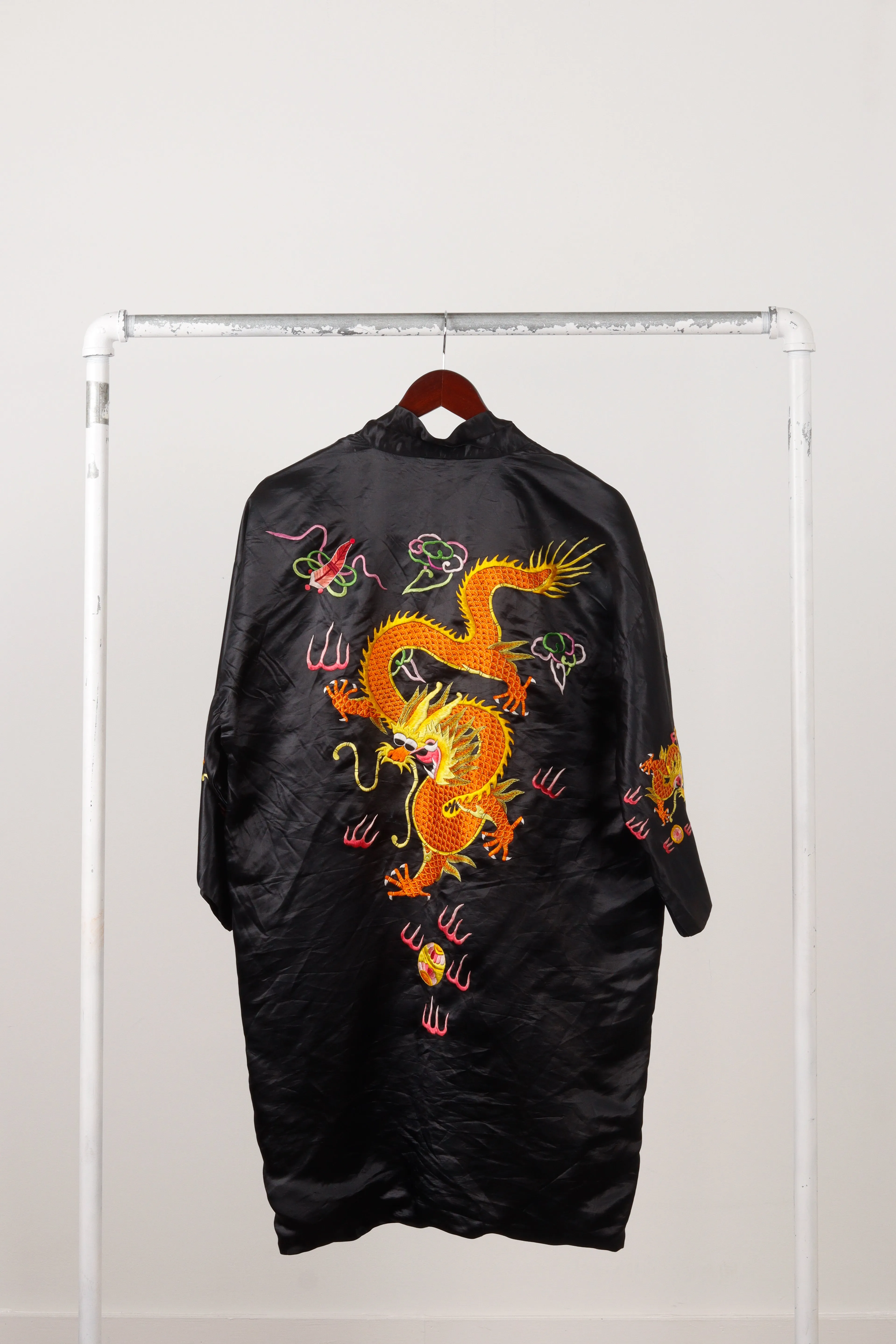 Vintage 20's Golden Bee 'Dragon Silk' Kimono Black
