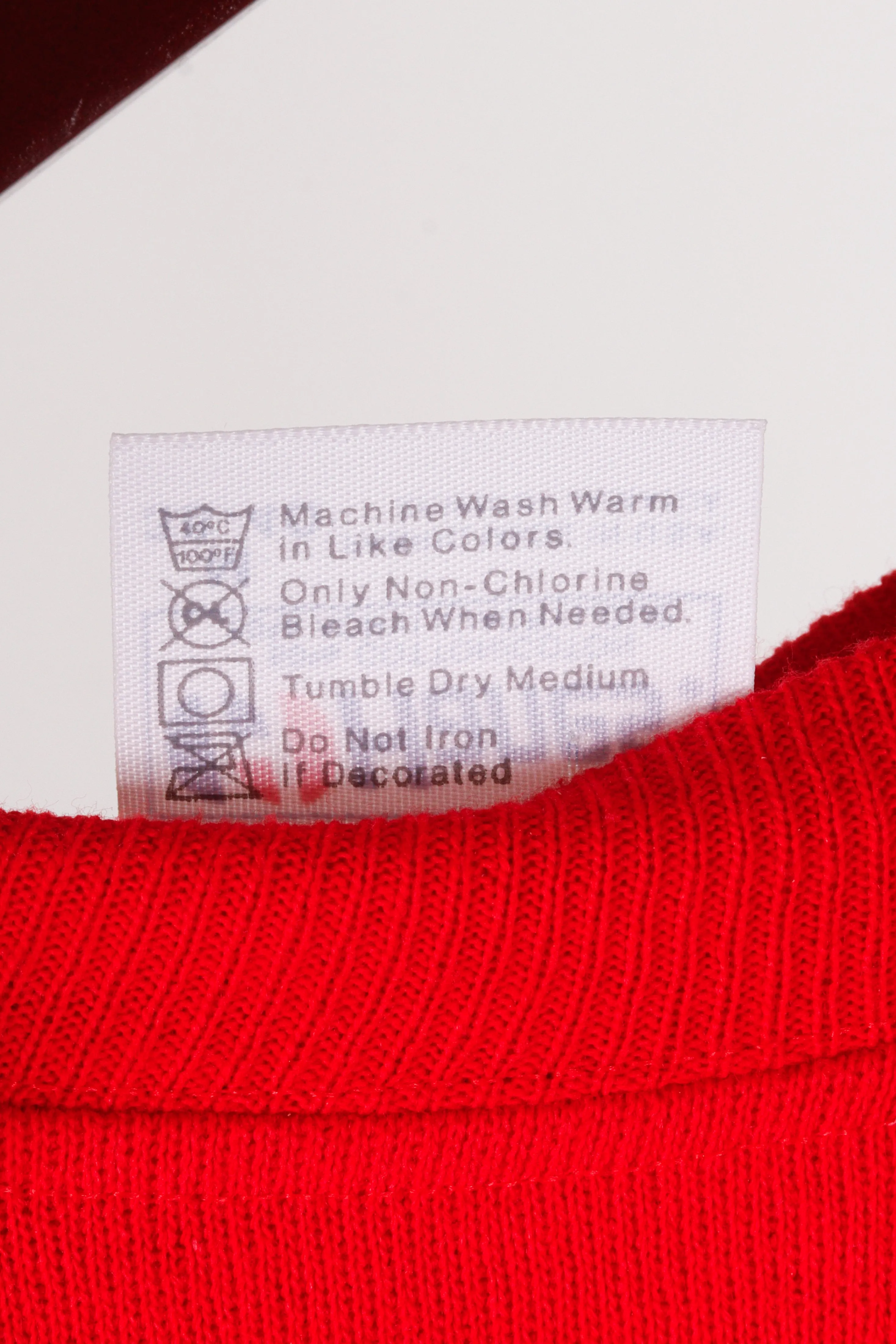Vintage 80's 'Toucan and Parrot' Crewneck Sweatshirt Red